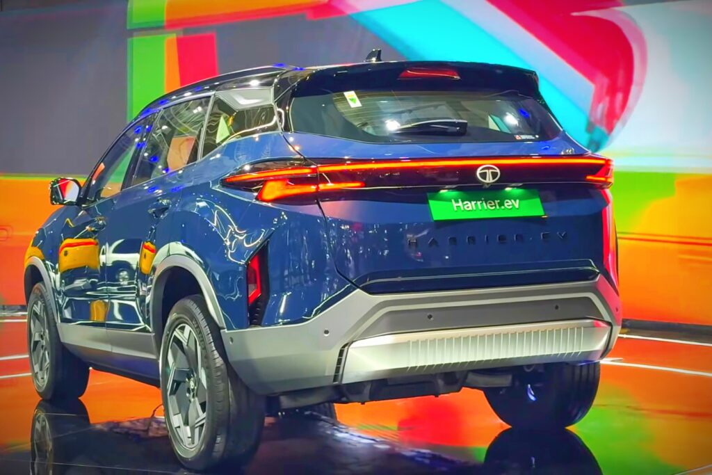 Tata-Harrier-1024x683 Tata Harrier EV vs Tata Harrier: A Head-to-Head Comparison for 2024